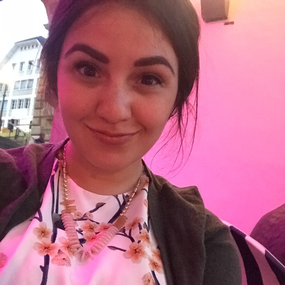 Meet your Posher, Marie. - Picture 3 of 4